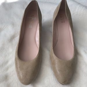 Taryn Rose Wedge Size 9